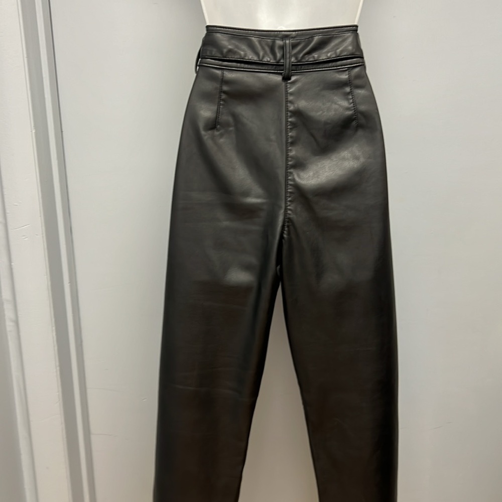 Loft High Rise Soft Faux Leather Belted Pants Size 2 - Picture 3 of 13